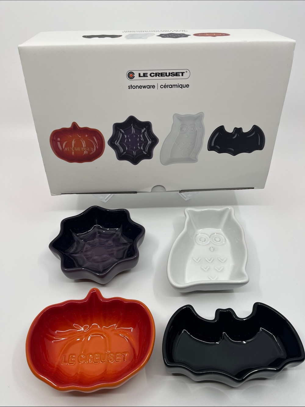 Le Creuset Halloween Mini Dishes Set of 4 Pumpkin Bat Owl Spider Web Stoneware